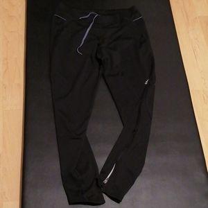 - Fitted pants adidas